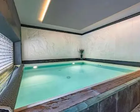 Villa Historic With And Pools In