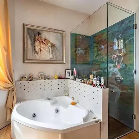 Historic With And Pools In Villa Tremezzo